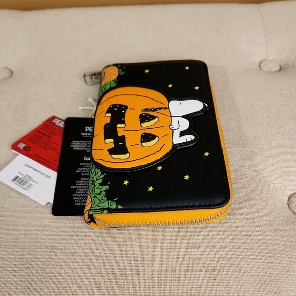 Loungefly Peanuts Snoopy the Great Pumpkin Halloween GID Zip Around Wallet NEW - Picture 9 of 13